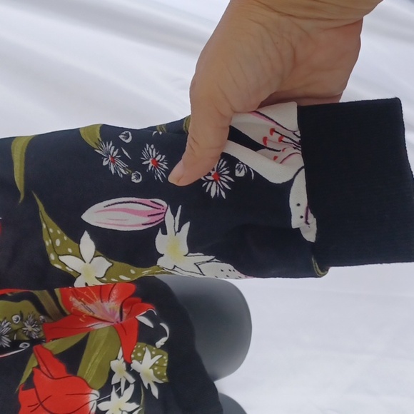 Black floral bomber style jacket, tropical print, front zip, black & red - Picture 3 of 9